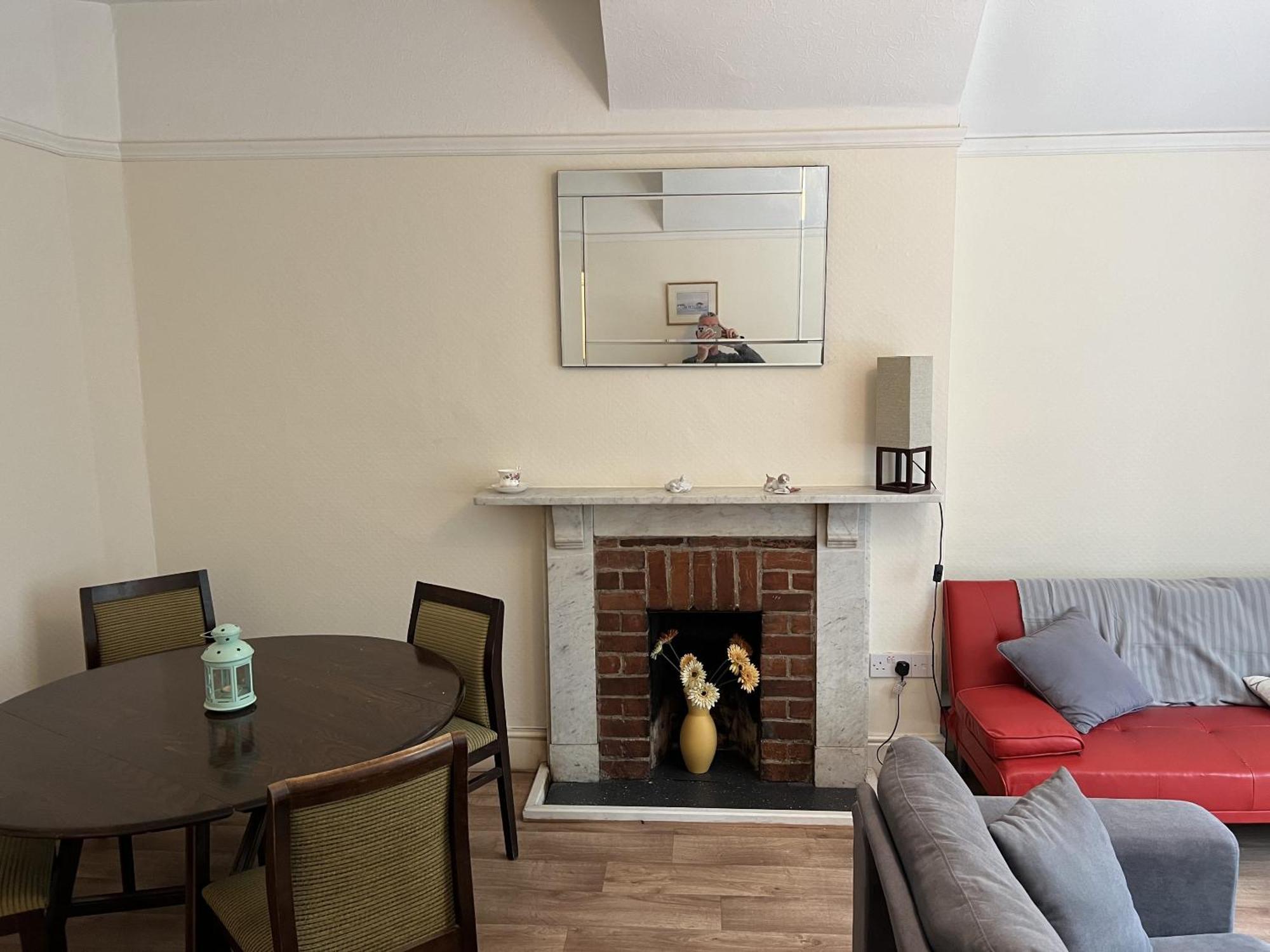 The Talbot And Apartment Iwerne Minster Habitación foto